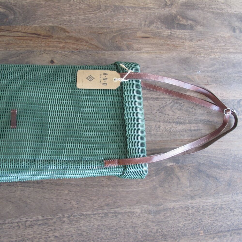 A.N.D New York Woven Crossbody Bag – Green
